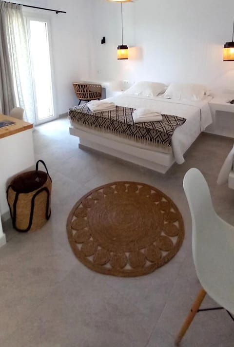 Bed, Photo of the whole room, Decorative detail, Bedroom