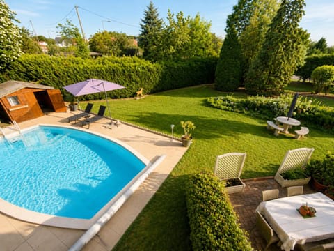 Garden, Swimming pool