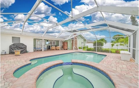 Patio, Day, Pool view, Swimming pool, sunbed
