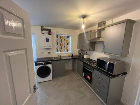 Kitchen or kitchenette, kitchen, kitchen