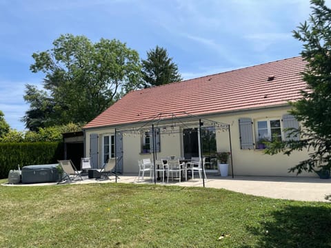 Property building, Patio, Garden, Garden view