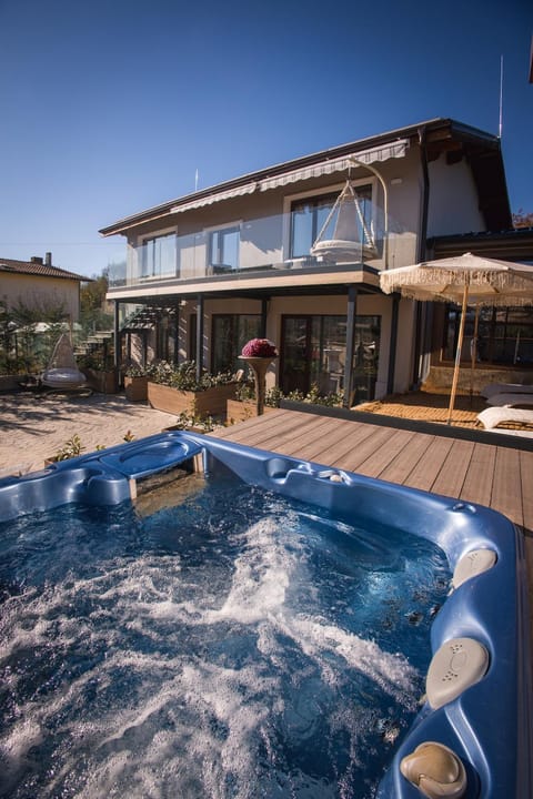 Day, Natural landscape, Hot Tub, Pool view, Swimming pool