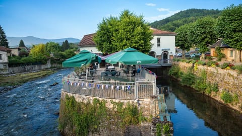 Patio, Restaurant/places to eat