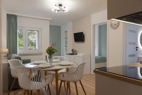 TV and multimedia, Living room, Dining area