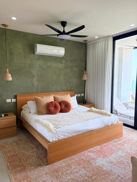 Bed, Bedroom, Guests