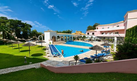 Garden, Garden view, Pool view, Swimming pool, sunbed