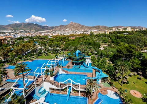 Property building, Off site, Day, Natural landscape, Bird's eye view, Summer, Garden, Mountain view, Pool view, Swimming pool, sunbed