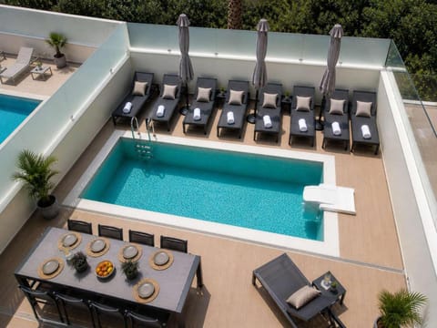 Balcony/Terrace, Swimming pool
