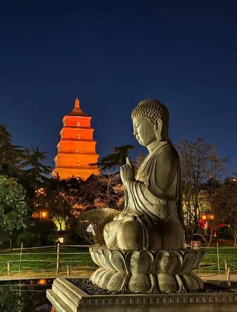 Nearby landmark, Night, Natural landscape, Landmark view