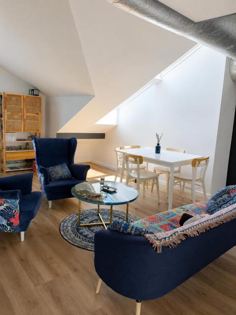 Game Room, Kitchen or kitchenette