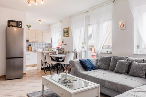 Living room, Dining area, kitchen