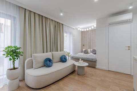Living room, Bedroom, air conditioner