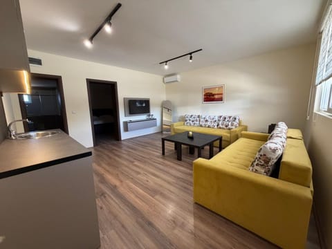 Kitchen or kitchenette, Living room, kitchen