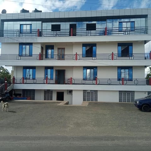 Property building, View (from property/room), Balcony/Terrace, Parking