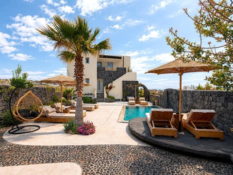 Property building, Patio, Spring, Day, Natural landscape, Garden, View (from property/room), Balcony/Terrace, Living room, Seating area, Garden view, Pool view, Swimming pool, sunbed