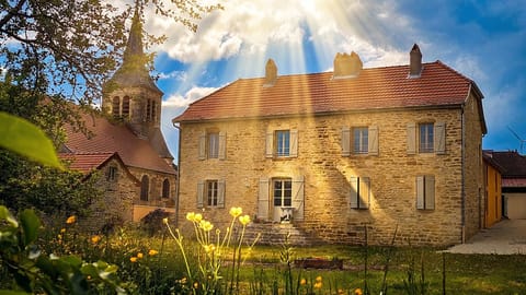 Property building, Spring, Day, Garden, Balcony/Terrace, Garden view, Landmark view