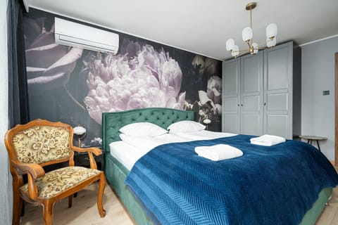 Bed, Bedroom, wardrobe