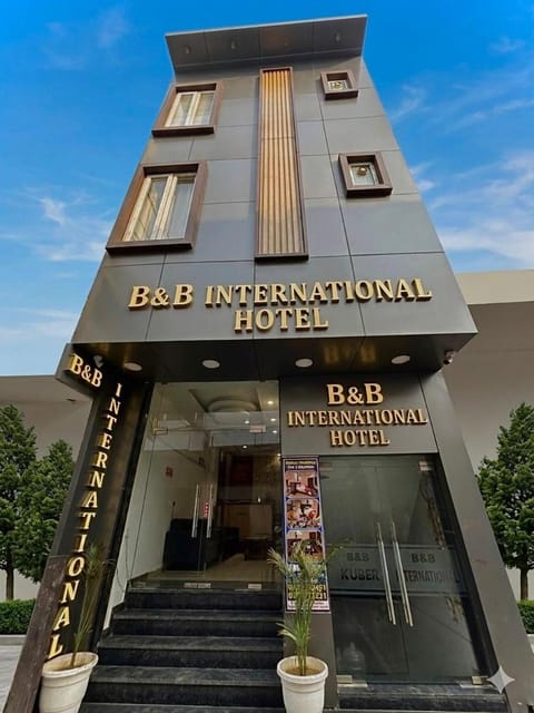 Property building, Facade/entrance