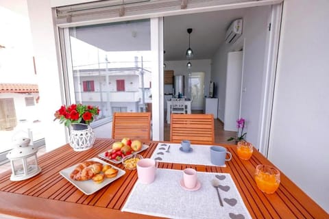 Property building, Breakfast