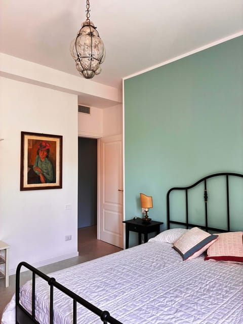 Bed, Photo of the whole room, Bedroom, air conditioner
