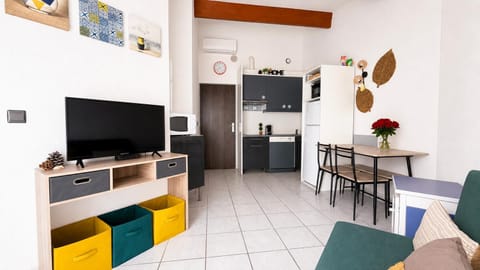 TV and multimedia, Kitchen or kitchenette, Living room, Seating area, Dining area, oven, pet friendly