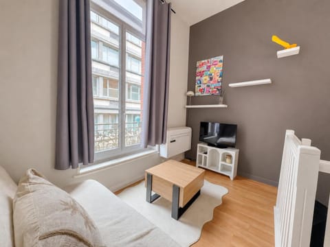TV and multimedia, Living room, Seating area, heating