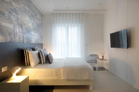 Property building, Living room, Bedroom