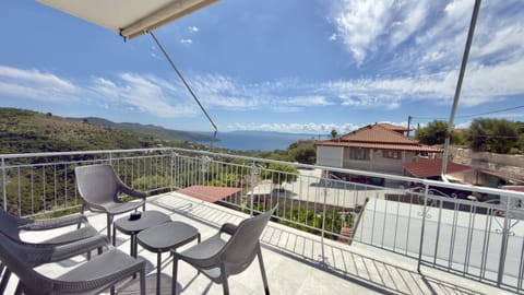 Natural landscape, Balcony/Terrace, Mountain view, Sea view