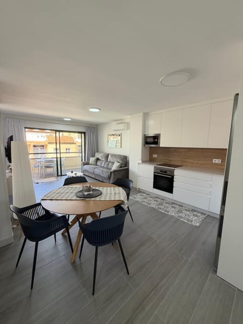 Kitchen or kitchenette, Living room, Dining area