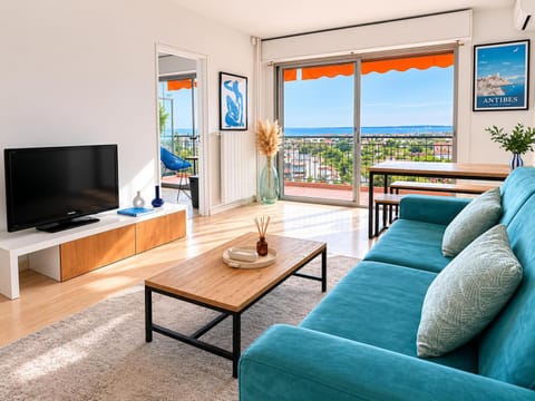 Communal lounge/ TV room, Living room, Sea view, Sea view