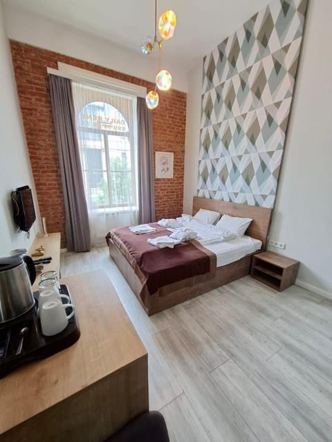 Bed, TV and multimedia, Photo of the whole room