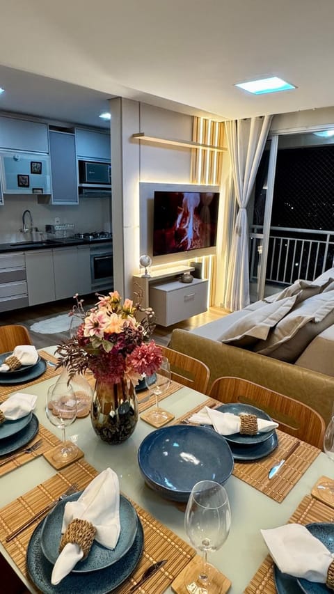 TV and multimedia, Kitchen or kitchenette, Living room, Seating area, Dining area, Food