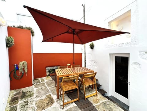 Property building, Patio, Dining area