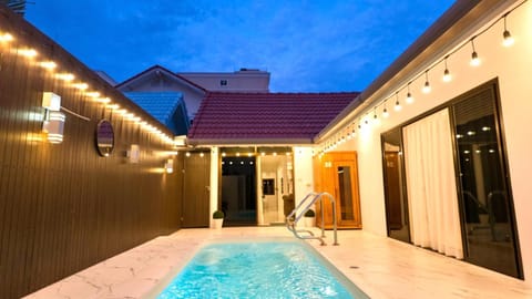 Property building, Swimming pool