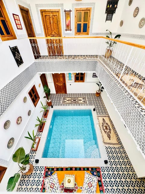 Pool view, Swimming pool, sunbed