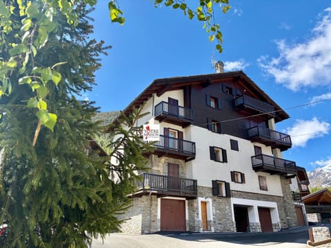 Property building, Facade/entrance, Balcony/Terrace