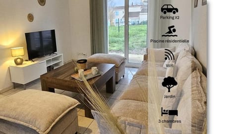 Communal lounge/ TV room
