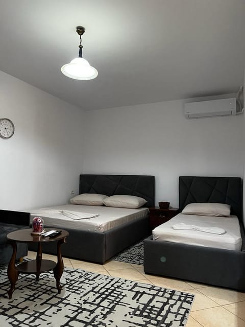 Bedroom, air conditioner