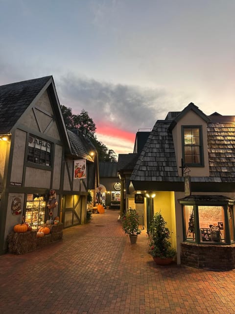 Restaurant/places to eat, Neighbourhood, Sunrise