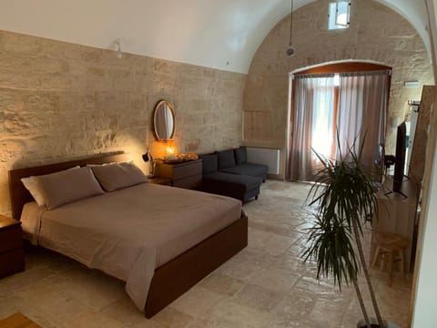 Bed, Living room