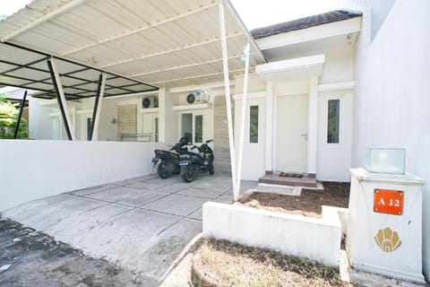 Property building, Parking