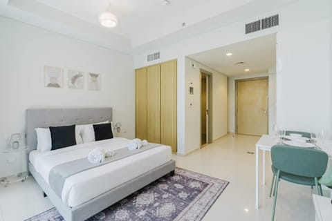 Bed, Photo of the whole room, Dining area, Bedroom, wardrobe, air conditioner