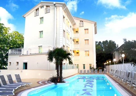 Garden, Swimming pool