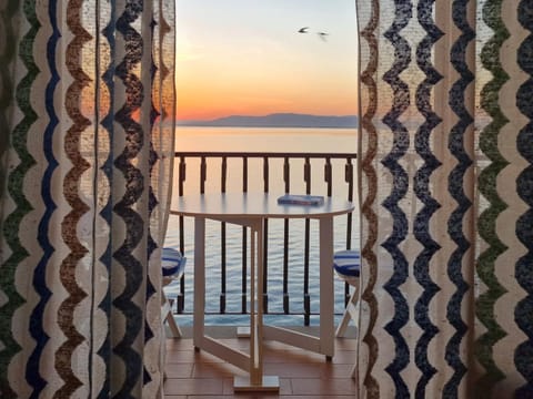 Balcony/Terrace, Sea view, Sunrise