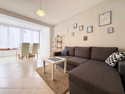 Communal lounge/ TV room, Living room, Decorative detail, Seating area