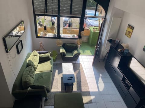 Communal lounge/ TV room, TV and multimedia, Living room, Seating area, Evening entertainment