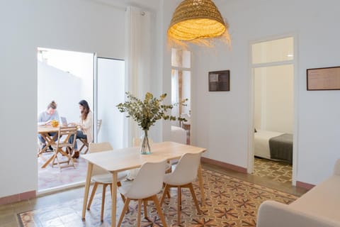 Seating area, Dining area