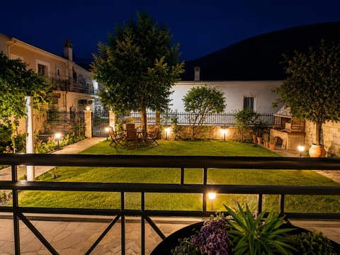 Night, BBQ facilities, Garden, Balcony/Terrace, Balcony/Terrace, Garden view, Garden view, Inner courtyard view