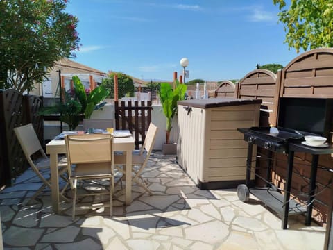 Patio, BBQ facilities, Dining area