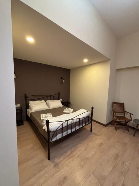 Bed, Photo of the whole room, towels